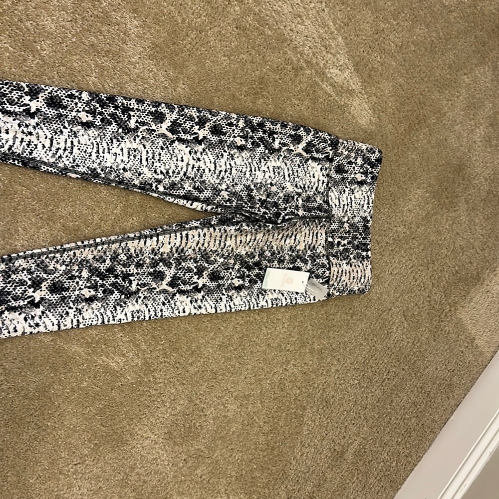 Balance collections leggings size m